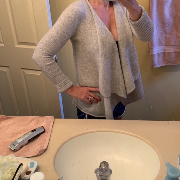 St Tropez West 2 ply cashmere sweater. - Picture 12 of 12